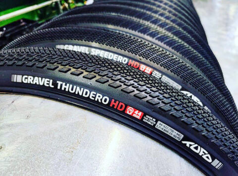 Cubierta de gravel versátil Tufo Thundero Tubeless Ready 700x40C 210/375 tpi